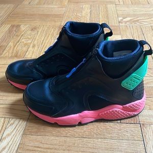 Nike Air Huarache High Top Zip Sneakers